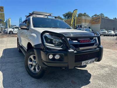 2017 ISUZU D-MAX X-RUNNER (4x4) PEARL WHITE CREW CAB UTILITY TF MY17 for sale in Newcastle and Lake Macquarie