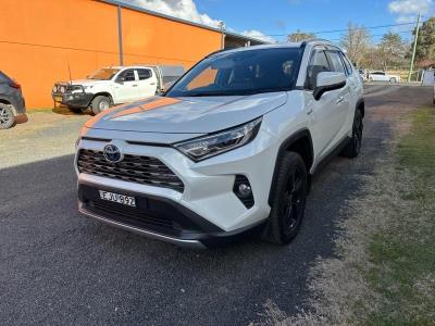 2020 TOYOTA RAV4 CRUISER (2WD) HYBRID 5D WAGON AXAH52R for sale in New England