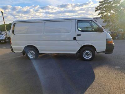 2003 TOYOTA HIACE 4D LONG VAN RZH113R for sale in Nambucca Heads