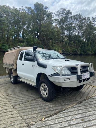 2011 TOYOTA HILUX SR (4x4) X CAB C/CHAS KUN26R MY11 UPGRADE for sale in Molendinar