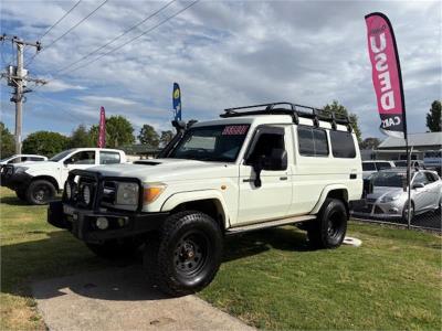 2013 TOYOTA LANDCRUISER GXL (4x4) TROOPCARRIER VDJ78R MY12 UPDATE for sale in Riverina