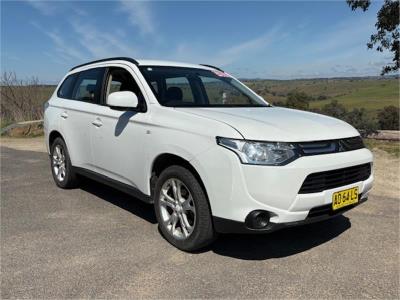 2013 MITSUBISHI OUTLANDER ES (4x4) 4D WAGON ZJ MY14 for sale in Riverina