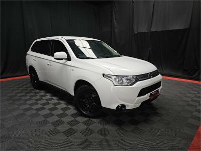 2013 MITSUBISHI OUTLANDER ES (4x2) 4D WAGON ZJ for sale in Osborne Park