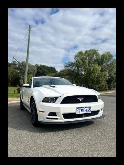 2012 FORD MUSTANG for sale in Morley