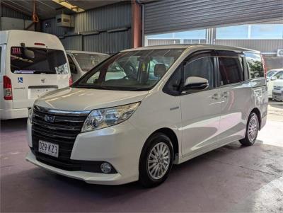 2015 TOYOTA NOAH PEOPLE MOVER, CRUISE CONTROL, POWER SLIDE DOORS, HEATED SEATS MINIVAN ZWR80 HYBRID for sale in Brisbane West